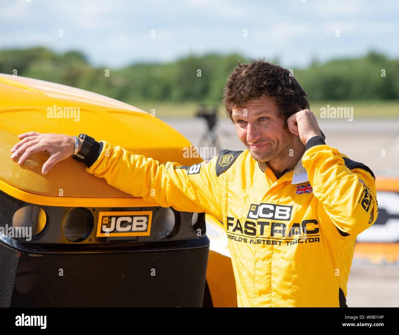Guy Martin. JCB Agri-machinery manufactures making a new British speed record for a tractor of 103.6 mph, beating the previous 87.27 mph record set in Stock Photo