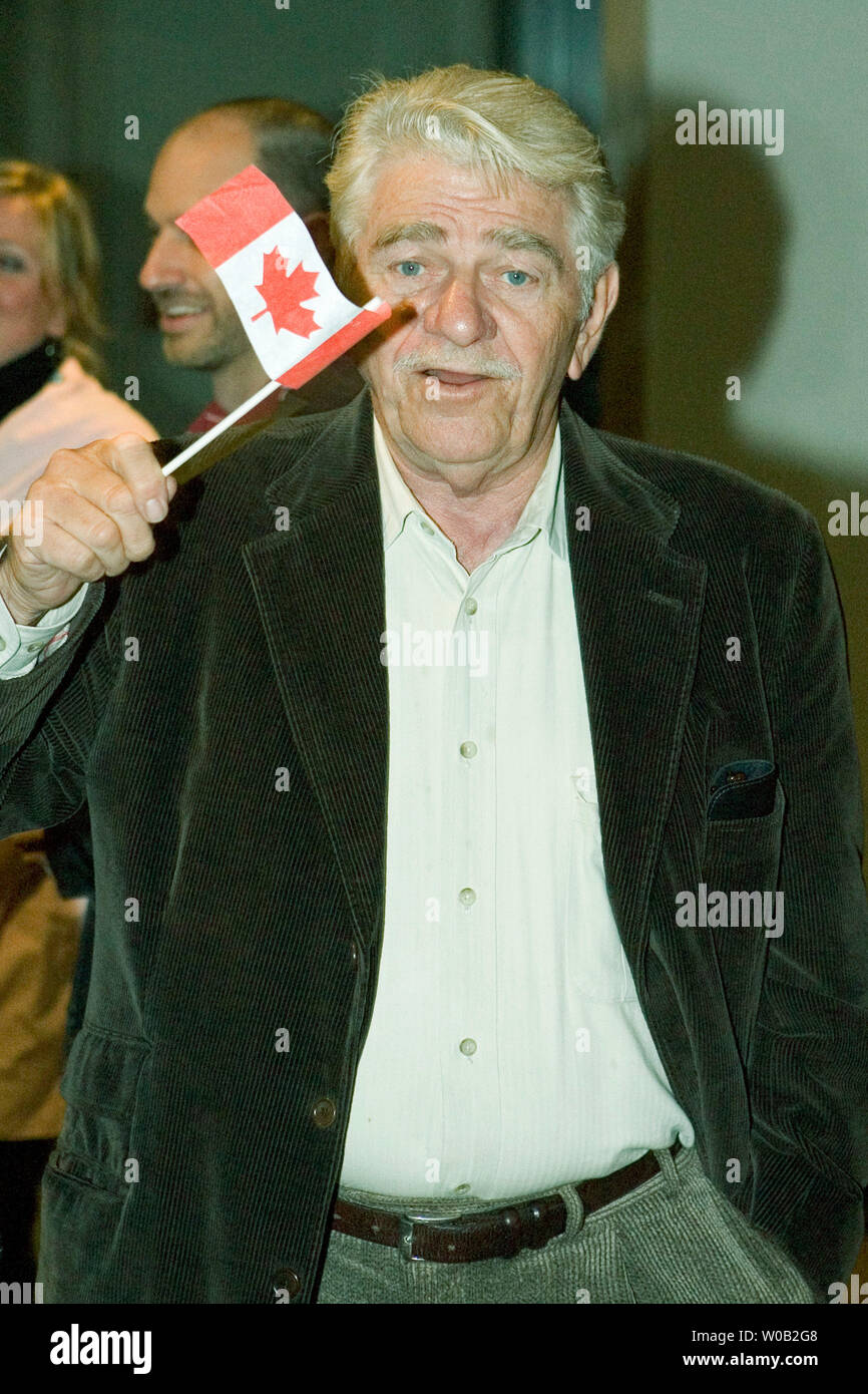 Actor Seymour Cassel arrives for the anniversary gala of the Vancouver International Film Festival in Vancouver, British Columbia, October 8, 2005. Friends and co-writers, Jenny Albano and Alexandra Brodsky talked Cassel into starring in their John Cassavetes influenced film 'Bittersweet Place' (USA) which is screening at the festival.  (UPI Photo/Heinz Ruckemann) Stock Photo