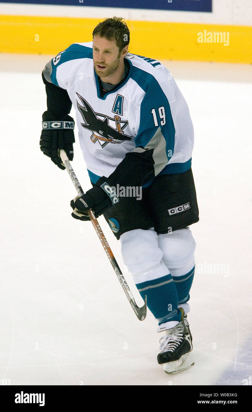 visiting-san-jose-sharks-joe-thornton-warms-up-for-a-nhl-game-against-the-vancouver-canucks-at-vancouvers-gm-place-april-12-2006-upi-photoheinz-ruckemann-W0B3KG.jpg