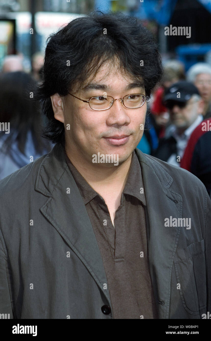 Korean director Bong Joon-Ho arrives for the opening of his film "The Host" the 2006 Vancouver International Film Festival (VIFF) in Vancouver, British Columbia, September 30, 2006. film is