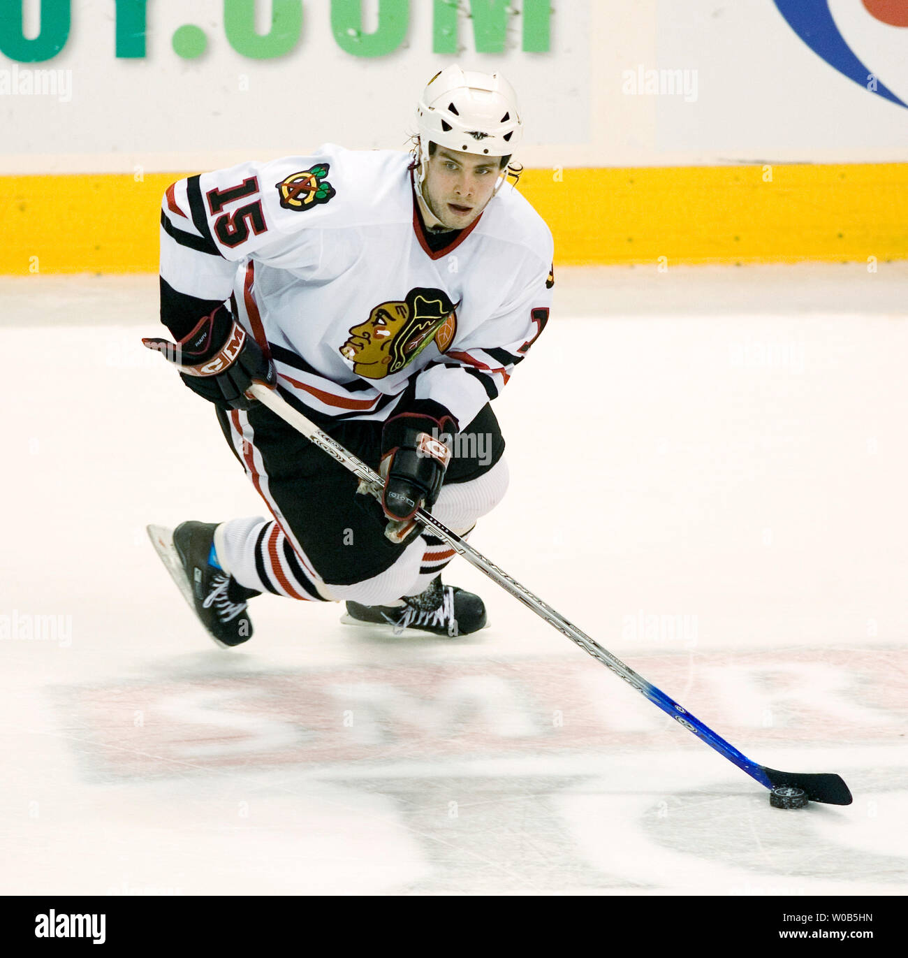 Chicago Blackhawks Tuomo Ruutu from Finland skates with the puck during the second period at Vancouver's GM Place, February 7, 2007. The Blackhawks won 3-0.(UPI Photo/Heinz Ruckemann) Stock Photo