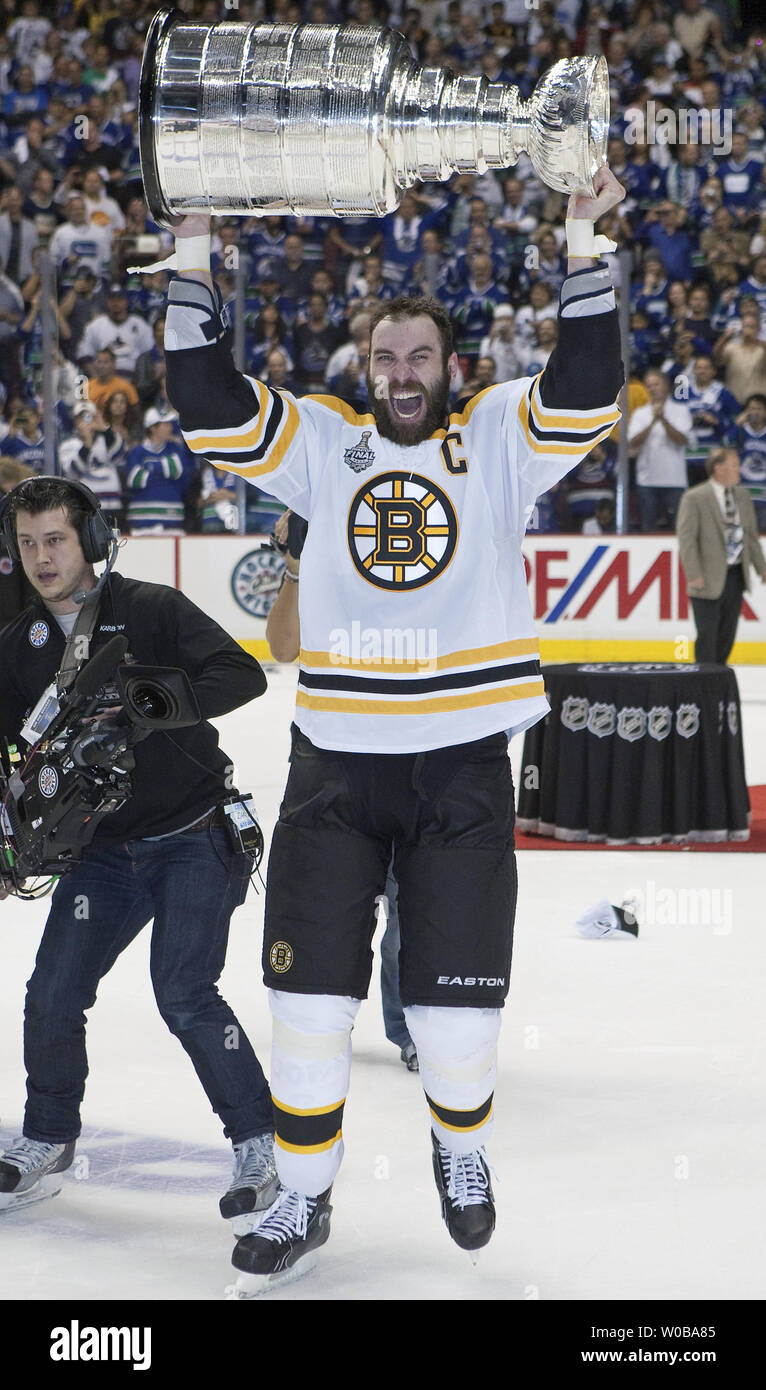 Zdeno Chara Boston Bruins Fanatics Authentic Unsigned 2011 Stanley