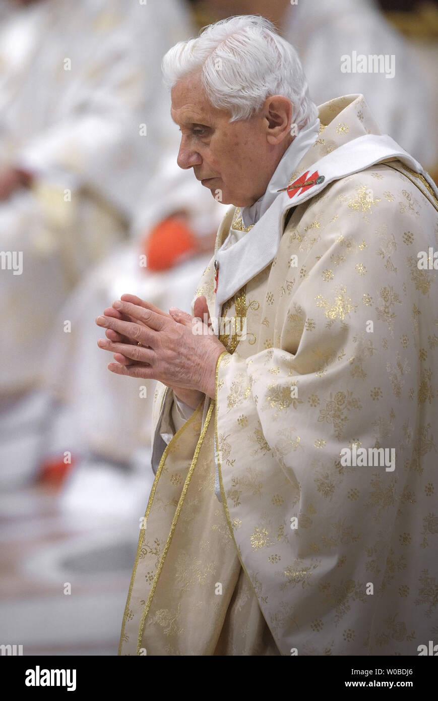 Pope Benedict XVI leads the mass in Solemnity of the Chair of St Peter ...