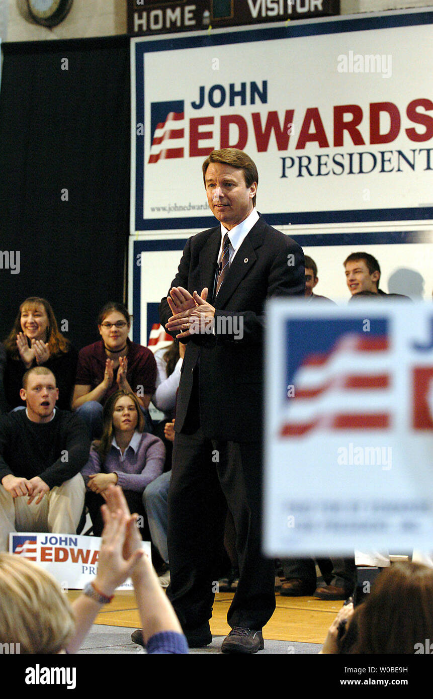 Senator John Edwards gave his 'American Jobs' speech to the crowd at George Wythe High School on Friday morning, February 6, 2004, in Wytheville, Virginia. (UPI Photo/David Allio) Stock Photo