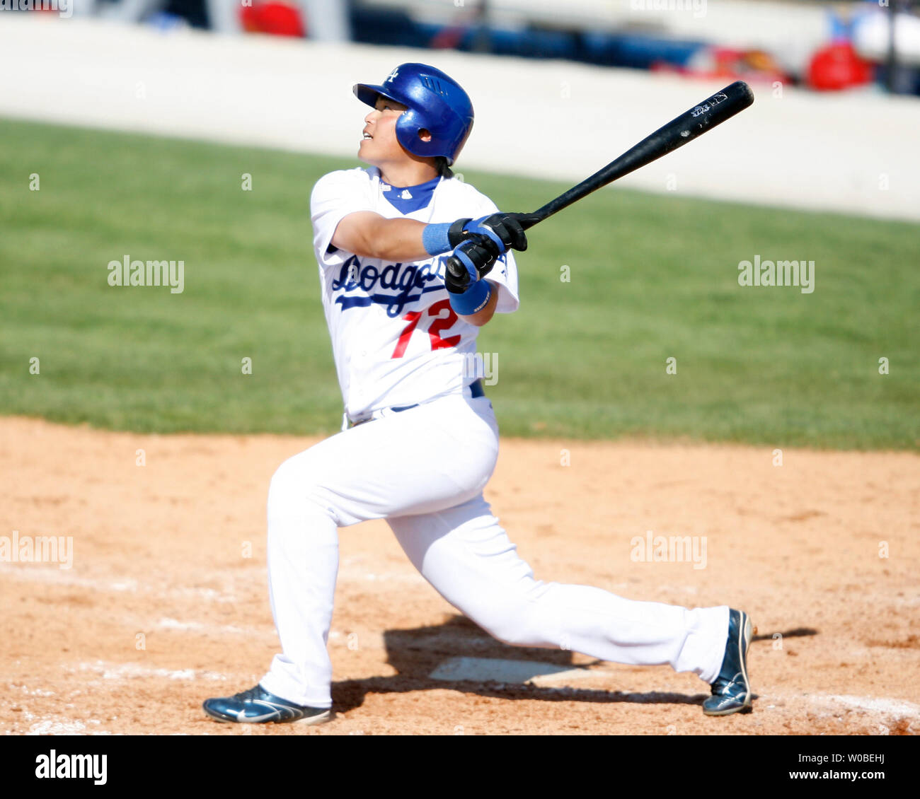 Los Angeles Dodgers Chin Lung Hu of Taiwan pops up during against the St. Louis Cardinals at Dodgertown in Vero Beach, Florida on March 7, 2007. The Cardinals beat the Dodgers 11-1.  (UPI Photo /Jon SooHoo) Stock Photo