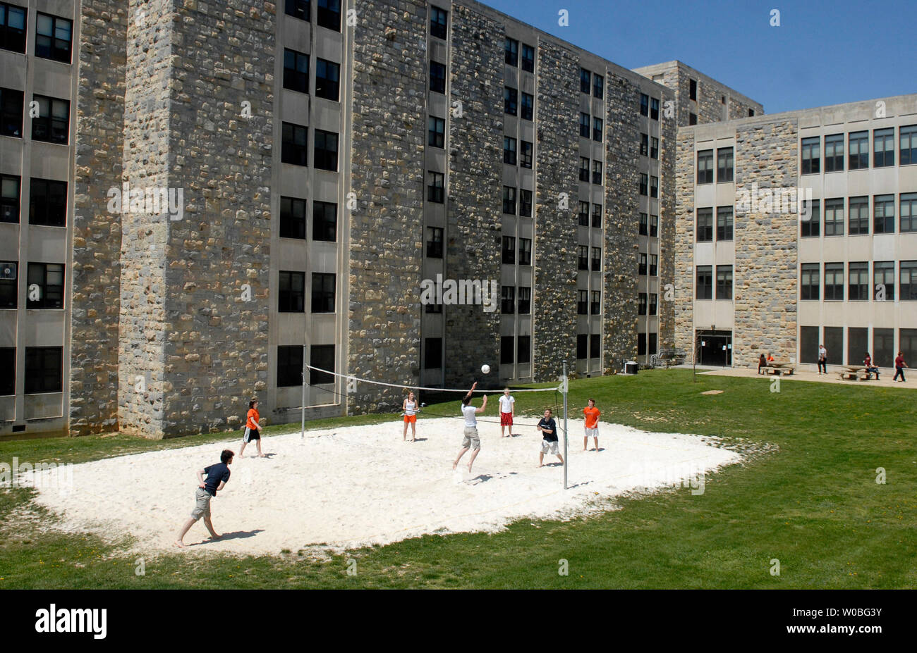 Virginia Tech students play volleyball in the quad at West Ambler Johnston Hall, on the campus of Virginia Tech in Blacksburg, Virginia on April 23, 2007. It has been a week since Cho Seung-Hui, a student at Virginia Tech, started his deadly shooting spree at West Ambler that killed 32 people on April 16, 2007. Today was the first day of classes since the shooting. (UPI Photo/Kevin Dietsch) Stock Photo