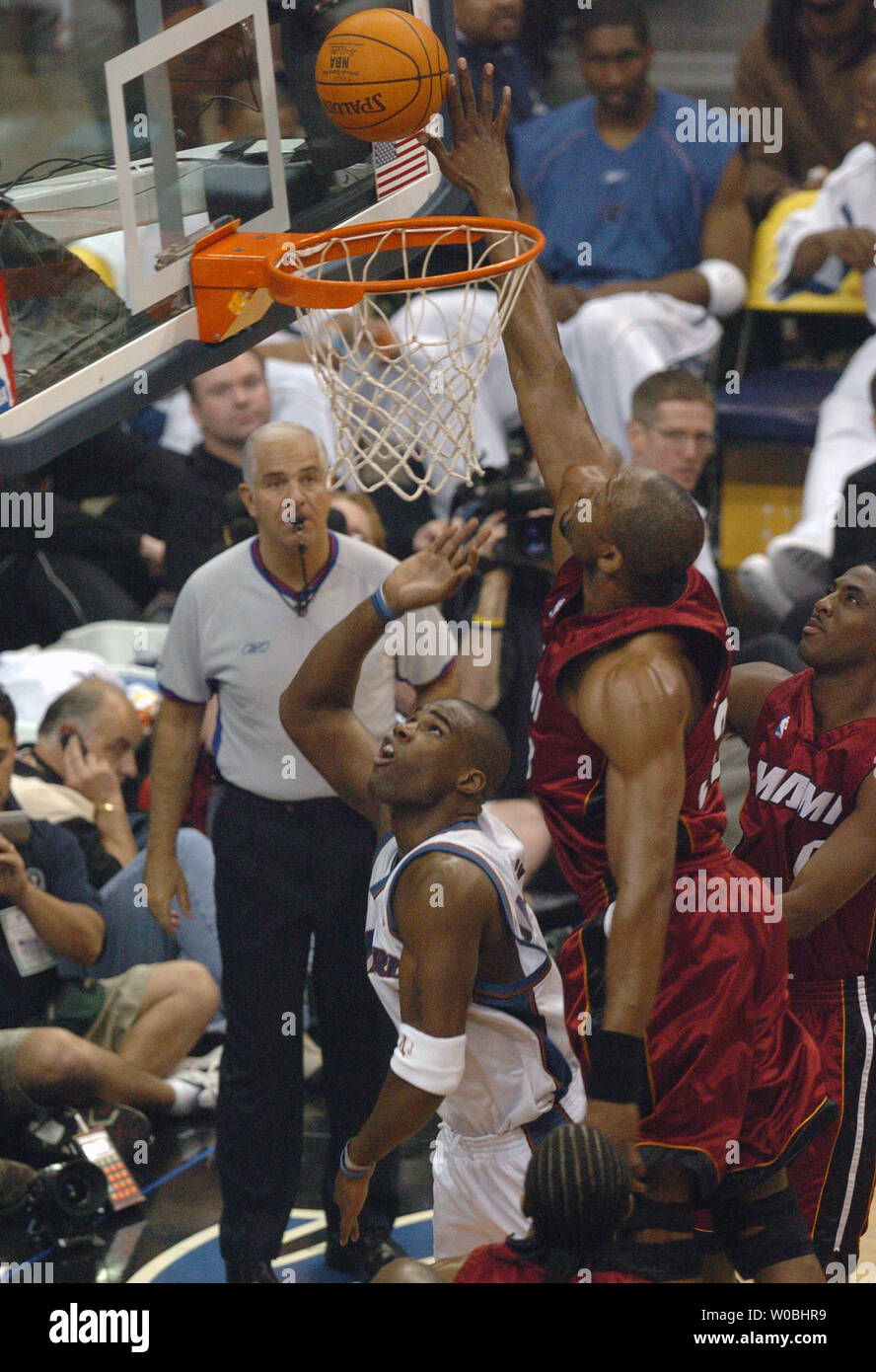 310 2000 Alonzo Mourning Stock Photos, High-Res Pictures, and