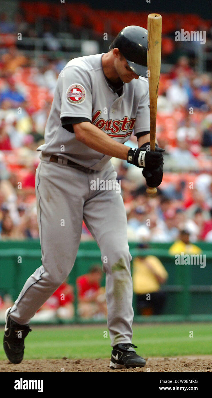 The Houston Astros Adam Everett (28) bangs his bat after striking out with the bases loaded in the seventh inning against the Washington Nationals Jon Rauch on May 25, 2006 at RFK Stadium in Washington, D.C.   The Nationals held on to defeat the Astros 8-5 and ran Pettitte's record to 3-6.  (UPI Photo/Mark Goldman) Stock Photo