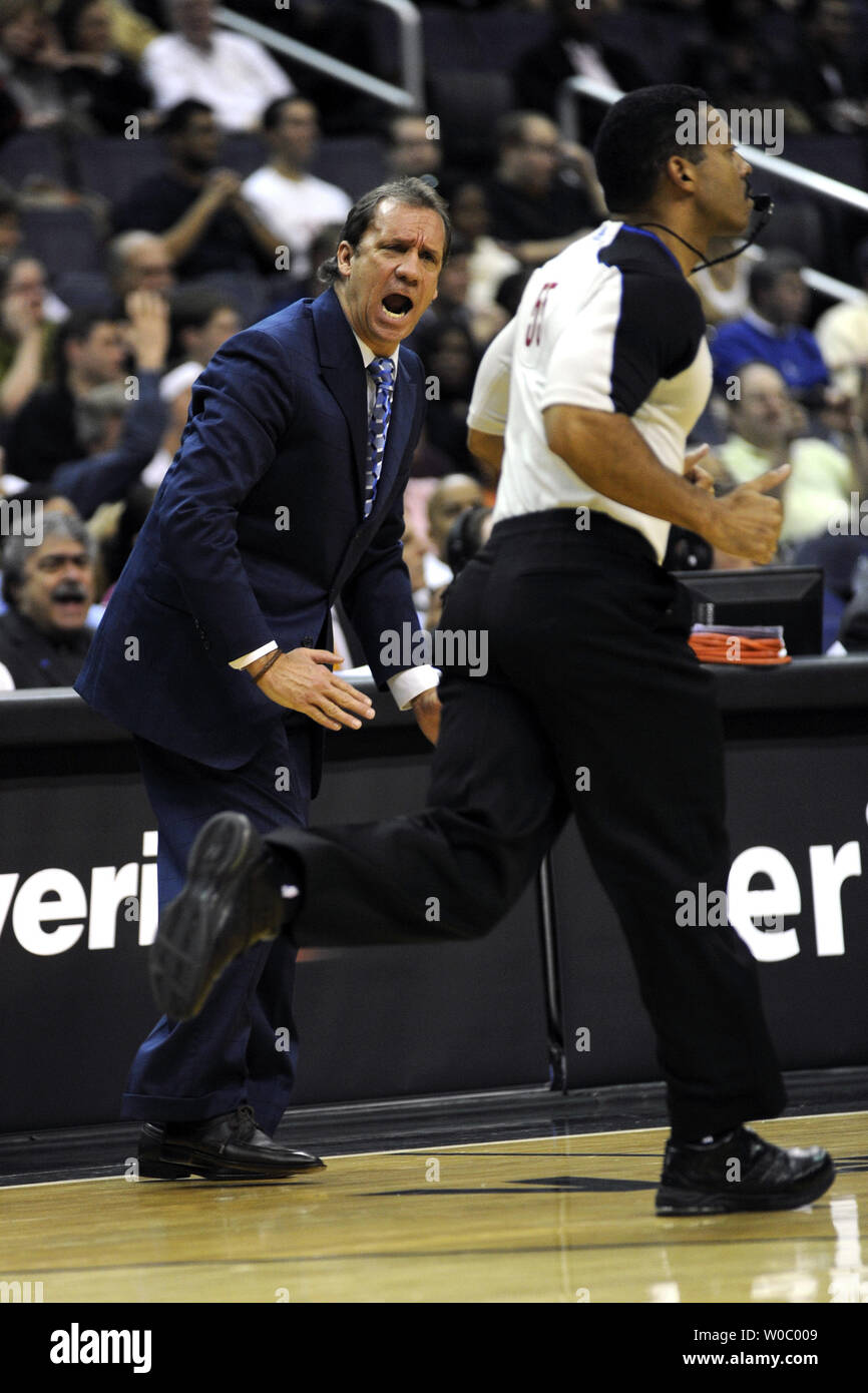 Flip saunders hires stock photography and images Alamy