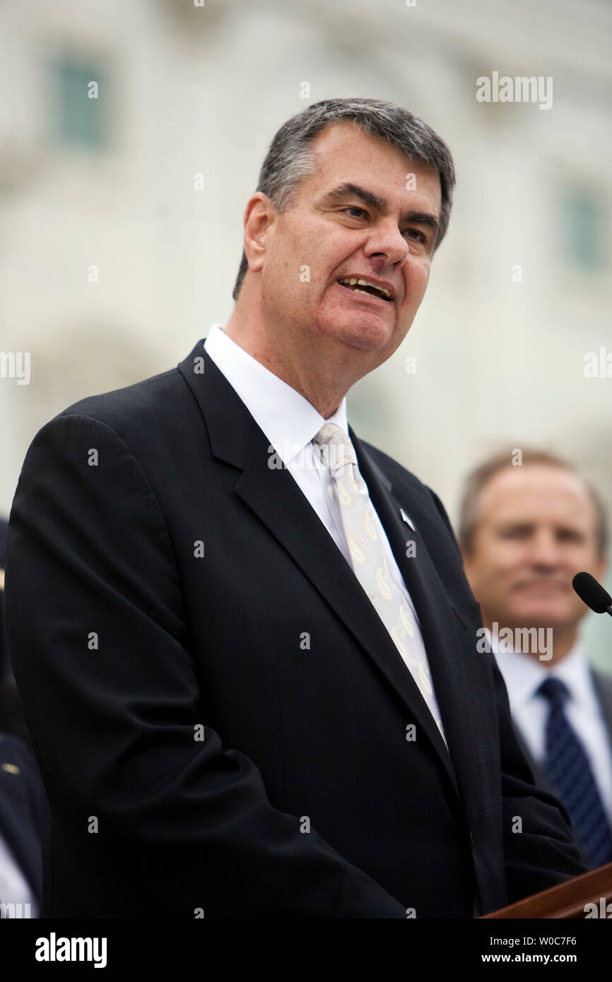 Bob Wallace of Veterans of Foreign Wars speaks during a news conference to discuss the House's accomplishments on behalf of veterans on Capitol Hill in Washington on May 21, 2008. (UPI Photo/Patrick D. McDermott) Stock Photo