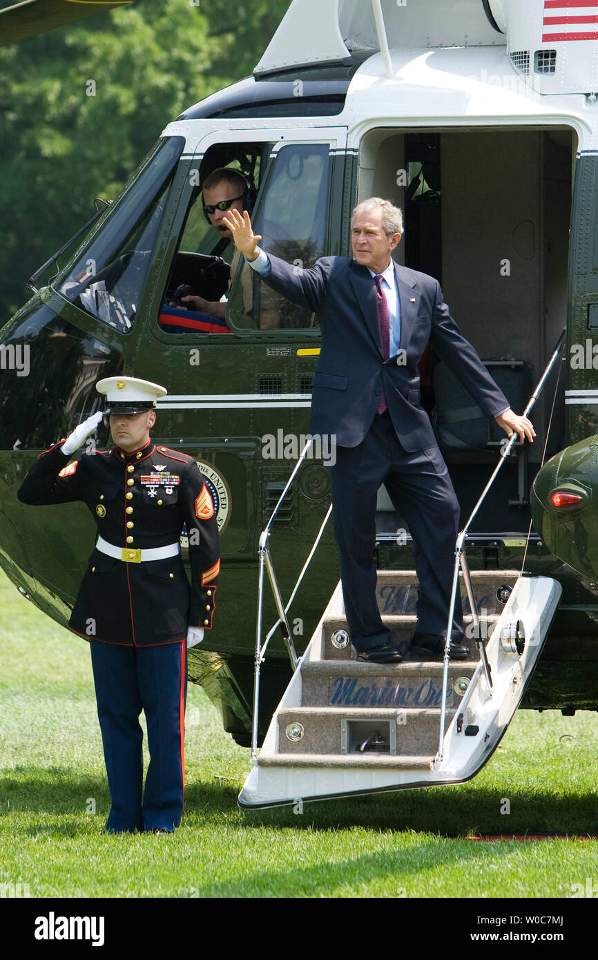 U.S. President George W. Bush waves as he departs from the South Lawn of the White House aboard Marine One in Washington on June 6, 2008. President Bush is going to Camp David for the weekend. (UPI Photo/Patrick D. McDermott) Stock Photo