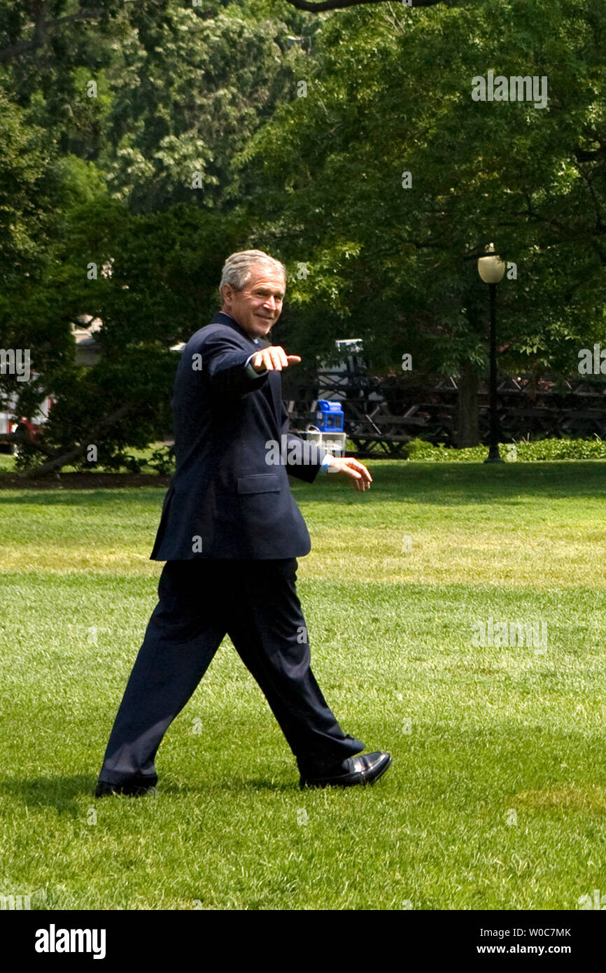 U.S. President George W. Bush walks on the South Lawn of the White House toward Marine One in Washington on June 6, 2008. President Bush is going to Camp David for the weekend. (UPI Photo/Patrick D. McDermott) Stock Photo