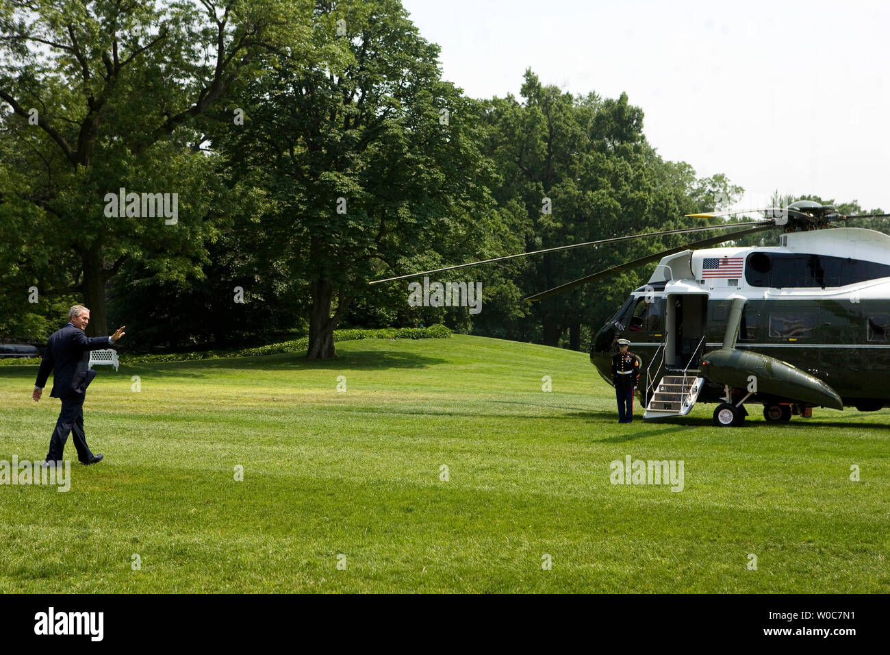 U.S. President George W. Bush walks on the South Lawn of the White House toward  Marine One in Washington on June 6, 2008. President Bush is going to Camp David for the weekend. (UPI Photo/Patrick D. McDermott) Stock Photo