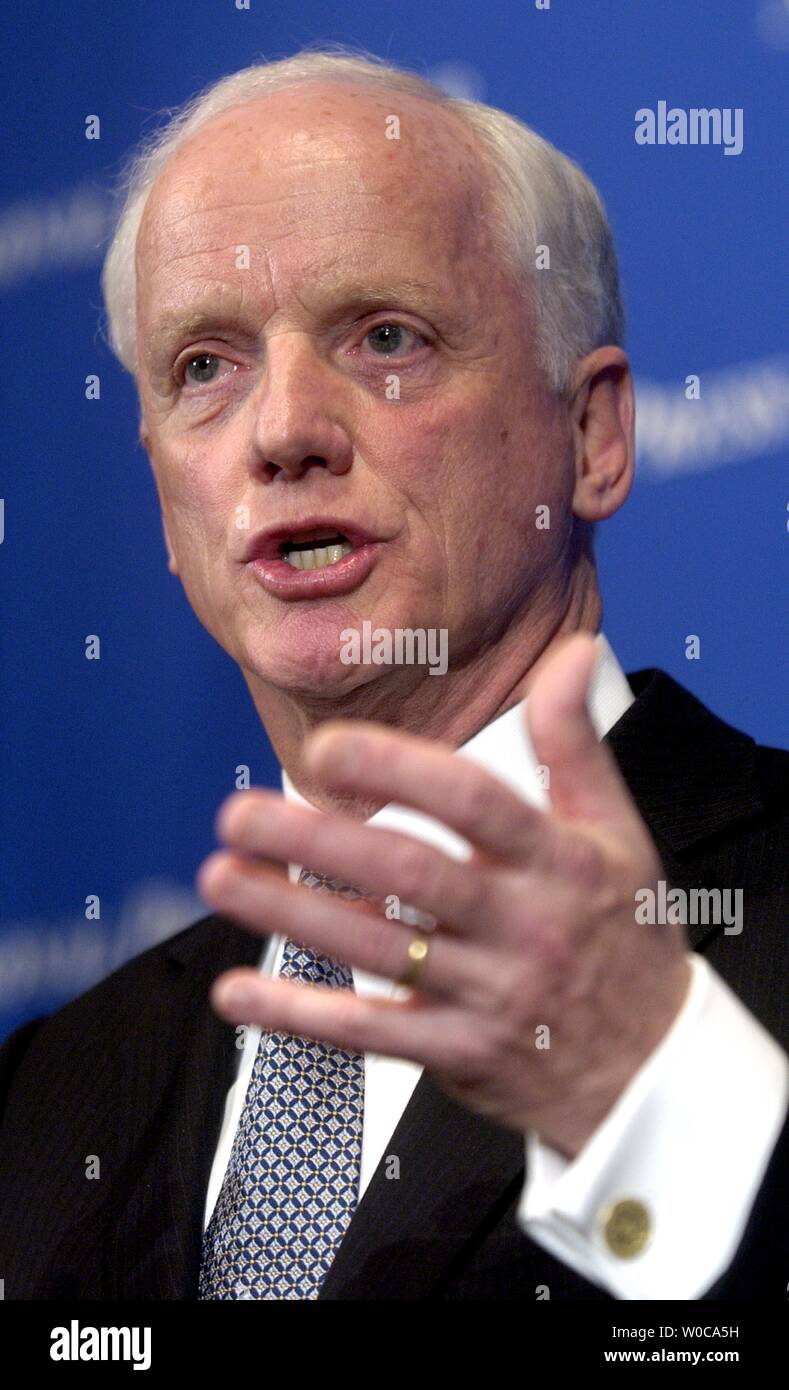 Former Governor Frank Keating, who is now the President and CEO of the American Council of the Life Insurers speaks at the National Press Club on January 20, 2004 in Washington.  Keating discussed the impending problems of America's baby boomers who are not saving enough, and the ramifications that will have on the country. (UPI Photo/Michael Kleinfeld) Stock Photo