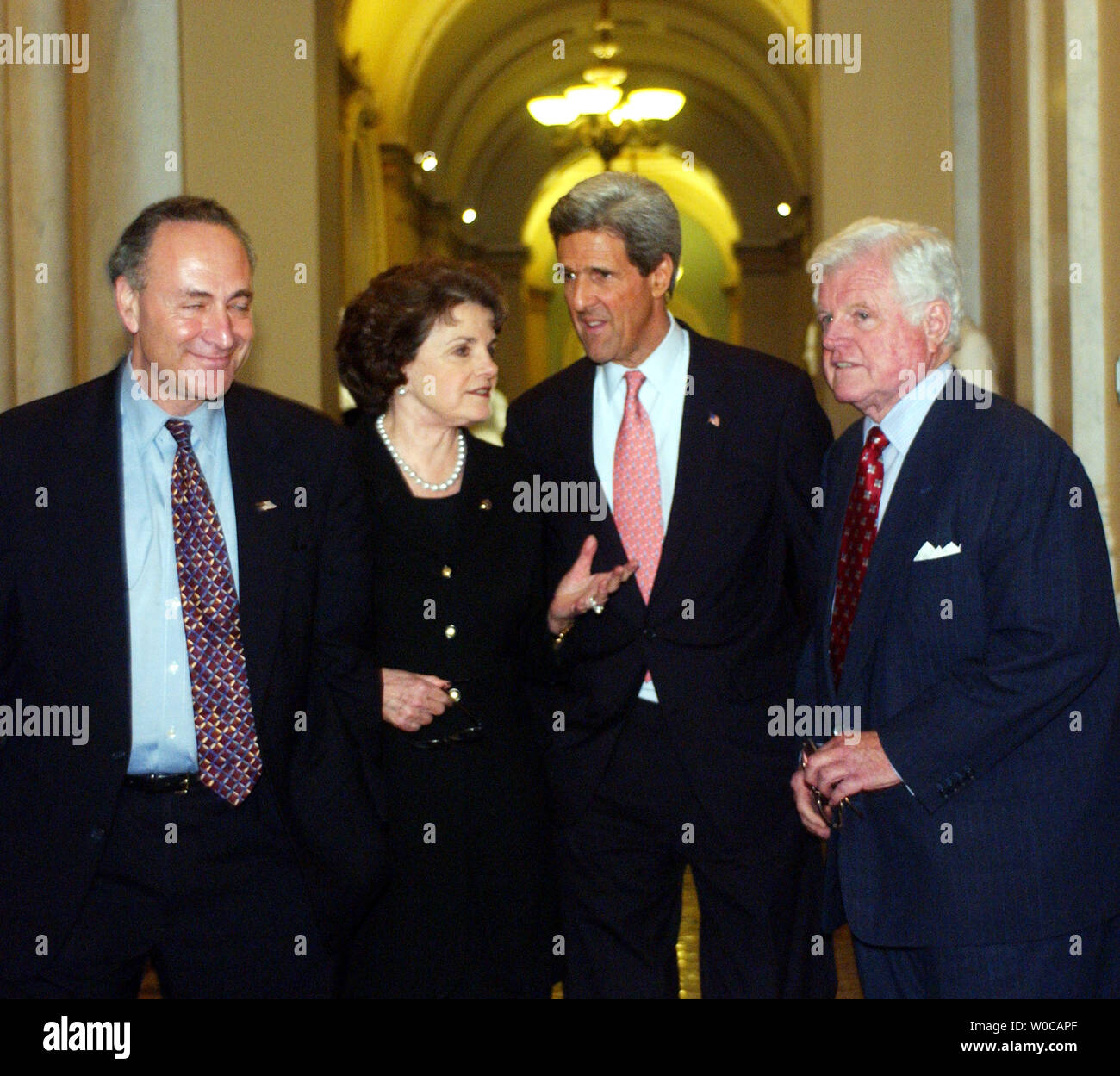 Dianne feinstein 1994 hi-res stock photography and images - Alamy