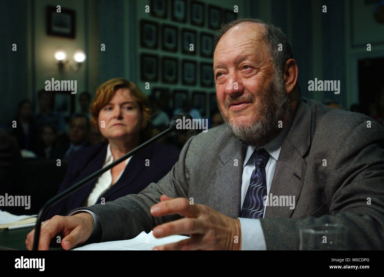 Dr. Irving Weissman, Department of Pathology, Stanford University School of  Medicine testifies before the Senate Committee on Commerce, Science and  Transportation on July 14, 2004 in Washington as Dr. Jean D. Peduzzi-Nelson,