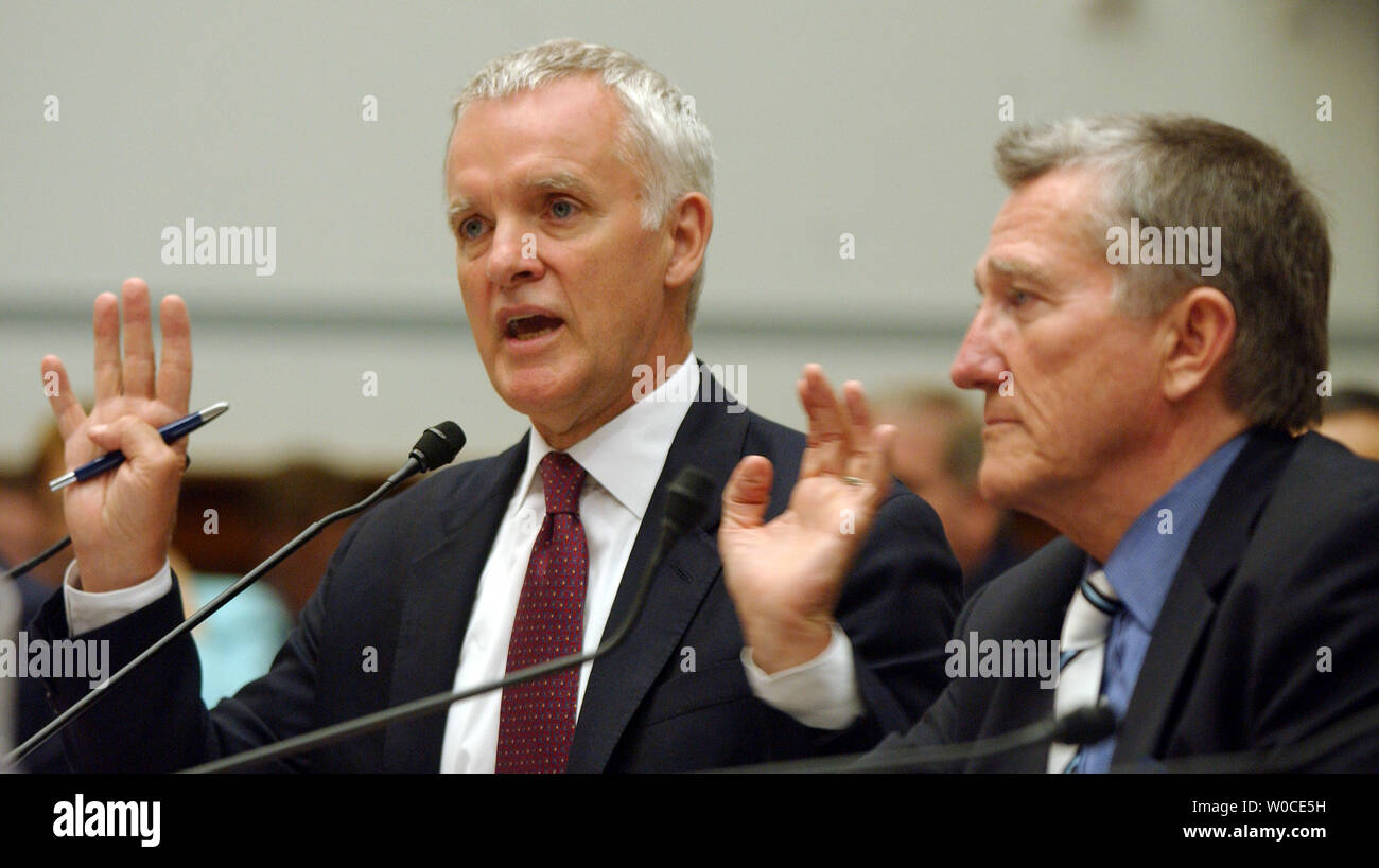Bob Kerrey, left, and John Lehman, commissioners on the 9-11 Commission testify before the House Government Reform Committee about the 9-11 Commission's recommendations.     (UPI Photo/Roger L. Wollenberg) Stock Photo