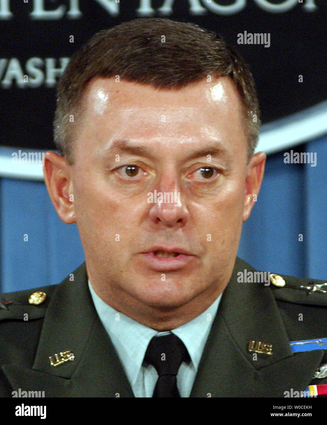Lt. Gen. Anthony Jones answers questions from reporters about abuse at the Abu Ghraib prison in Iraq during a news conference at the Pentagon on Aug. 25, 2004, in Arlington, Va. The Defense Department investigation found that less than 50 individuals were to blame for the abuses, but that officers above them in the chain of command made errors that led to the conditions that resulted in the abuses.  (UPI Photo/Roger L. Wollenberg) Stock Photo