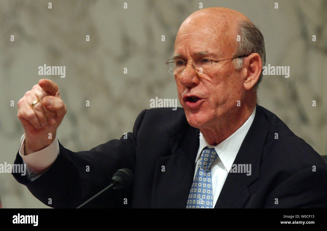Sen. Pat Roberts, R-KS, chairs the Senate Select Intelliegence Committee hearing on Porter Goss, President Bush's nominee for Director of the CIA, on Capitol Hill in Washington on Sept. 20, 2004.   (UPI Photo/Roger L. Wollenberg) Stock Photo