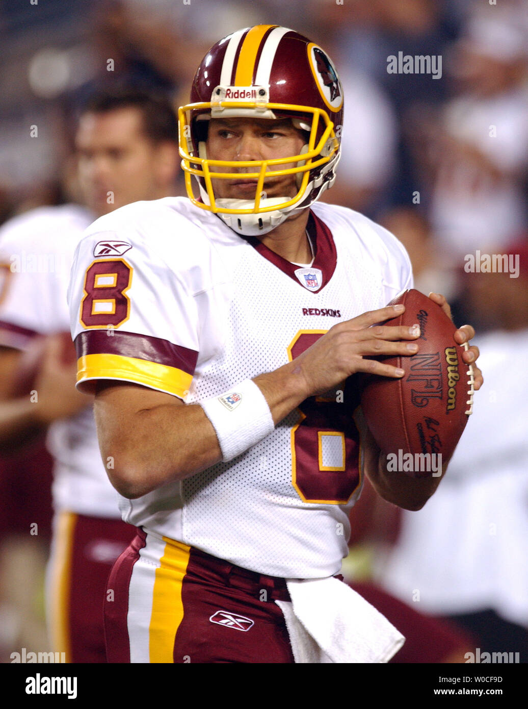 Washington Redskins' quarterback Mark Brunell warms up prior to his game  against the New York Giants, at FedEx Field in Landover, Maryland, on  December 24, 2005. (UPI Photo/Kevin Dietsch Stock Photo - Alamy