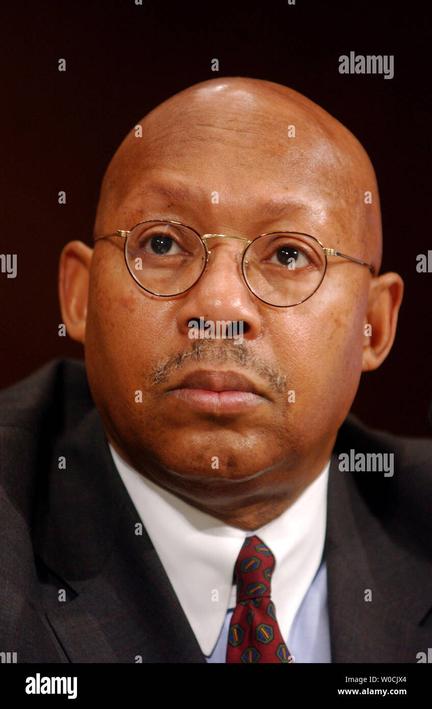 HUD Secretary Alphonso Jackson testifies before the Senate Banking, Housing and Urban Affairs Committee regarding 'Regulatory Reform of the Government  Sponsored Enterprises' on April 7, 2005 in Washington.  Jackson discussed current housIng trends and how they are effecting the economy.  (UPI Photo/Michael Kleinfeld) Stock Photo