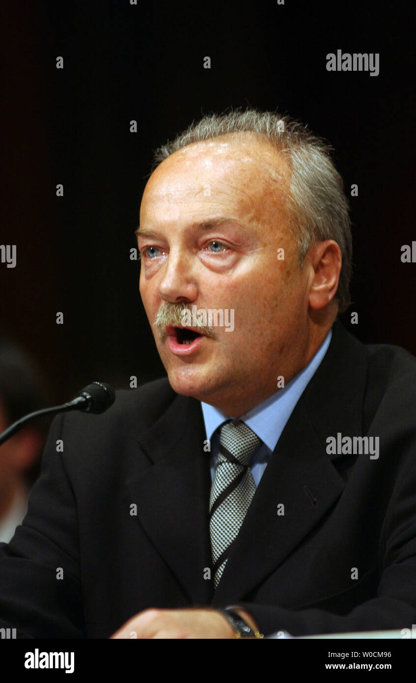 British lawmaker George Galloway testifies before a Senate committee investigating the U.N. oil for food program, on May 17, 2005 in Washington.  Galloway rejected a claim that Saddam Hussein awarded him lucrative allocations under the U.N. program.   (UPI Photo/Michael Kleinfeld) Stock Photo