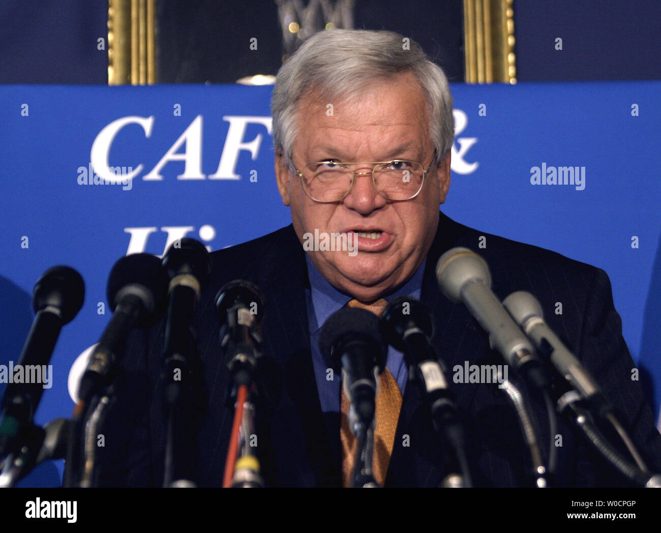 Speaker of the House, Dennis Hastert (RIl) speaks at a press