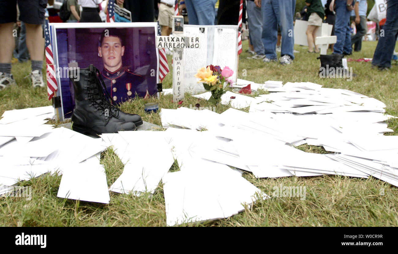 Iraq war casualties hi-res stock photography and images - Alamy