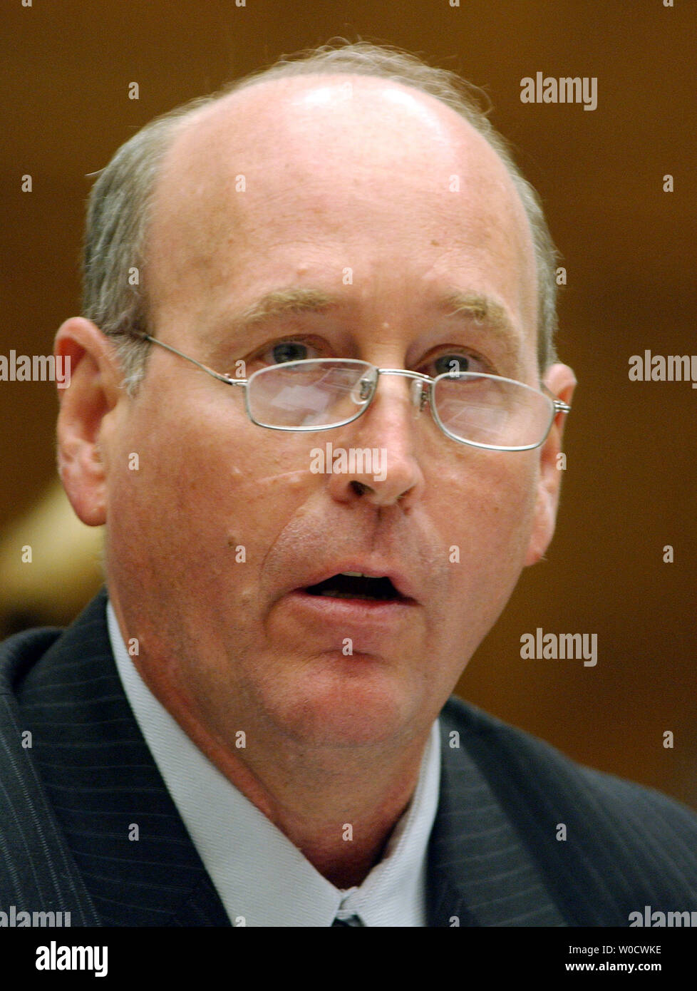 Col. Jeff Smith (Ret.), deputy director of the Louisiana Office of Homeland Security and Emergency Preparedness, testifies before the House Select Hurricane Katrina Committee to discuss the preparedness and response by Louisiana to the disaster on December 14, 2005, on Capitol Hill in Washington. Blanco defended the state and local reaction and made a plea for help in rebuilding the state and city of New Orleans.   (UPI Photo/Roger L. Wollenberg) Stock Photo