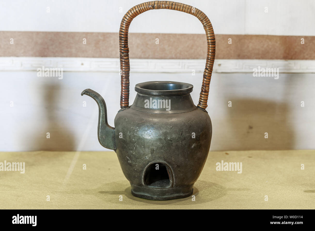 Ancient copper warm wine pot, a collection inside the Wenmiao in the