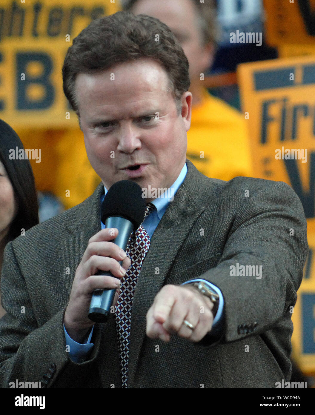 Virginia Democratic Senatorial Candidate Jim Webb speaks to supporters after his opponent Sen. George Allen (R-VA) conceded the closely contested Senate race on November 9, 2006, in Arlington, Virginia.    (UPI Photo/Roger L. Wollenberg) Stock Photo