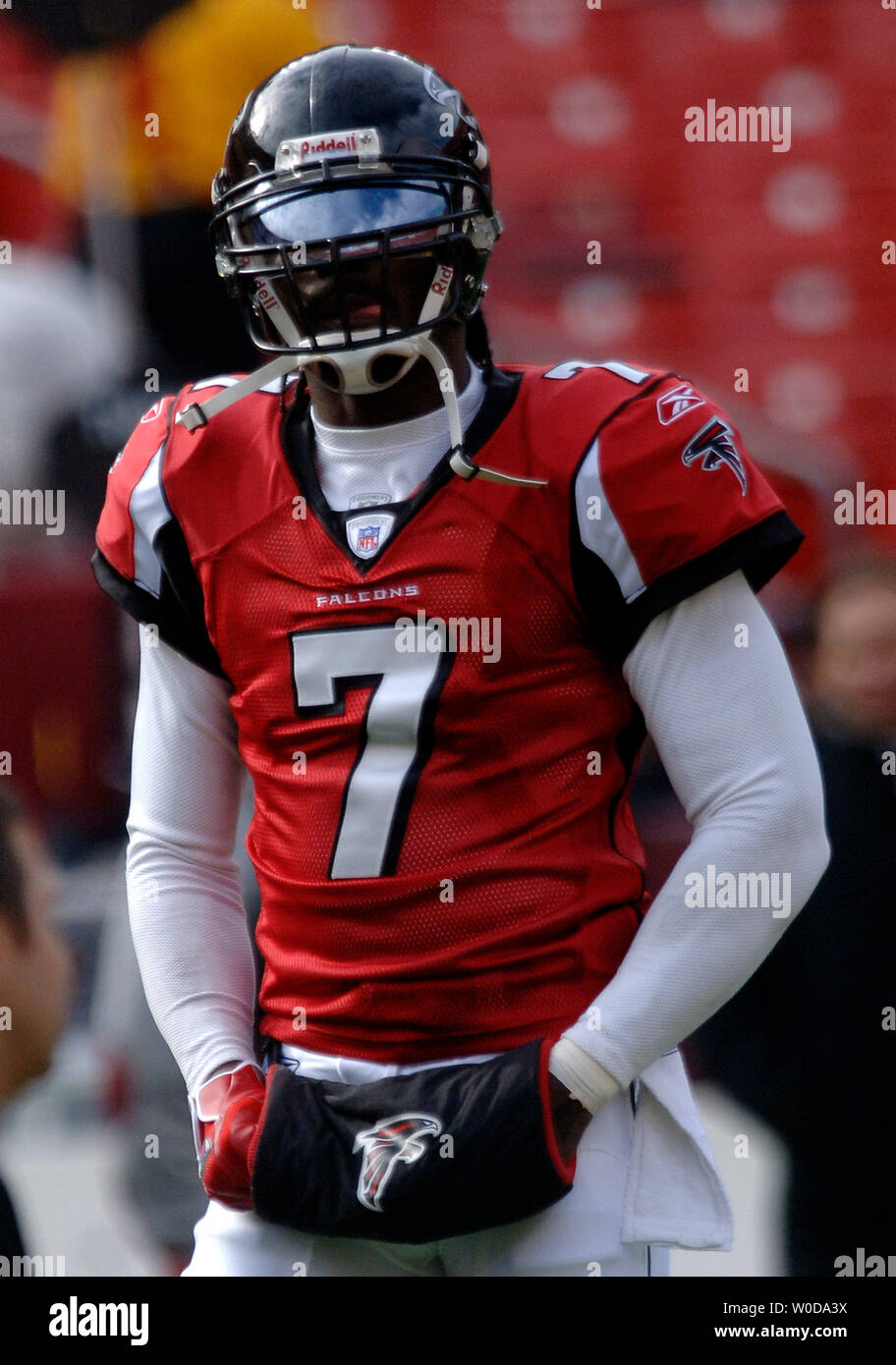 Atlanta falcons quarterback michael vick hi-res stock photography and  images - Alamy