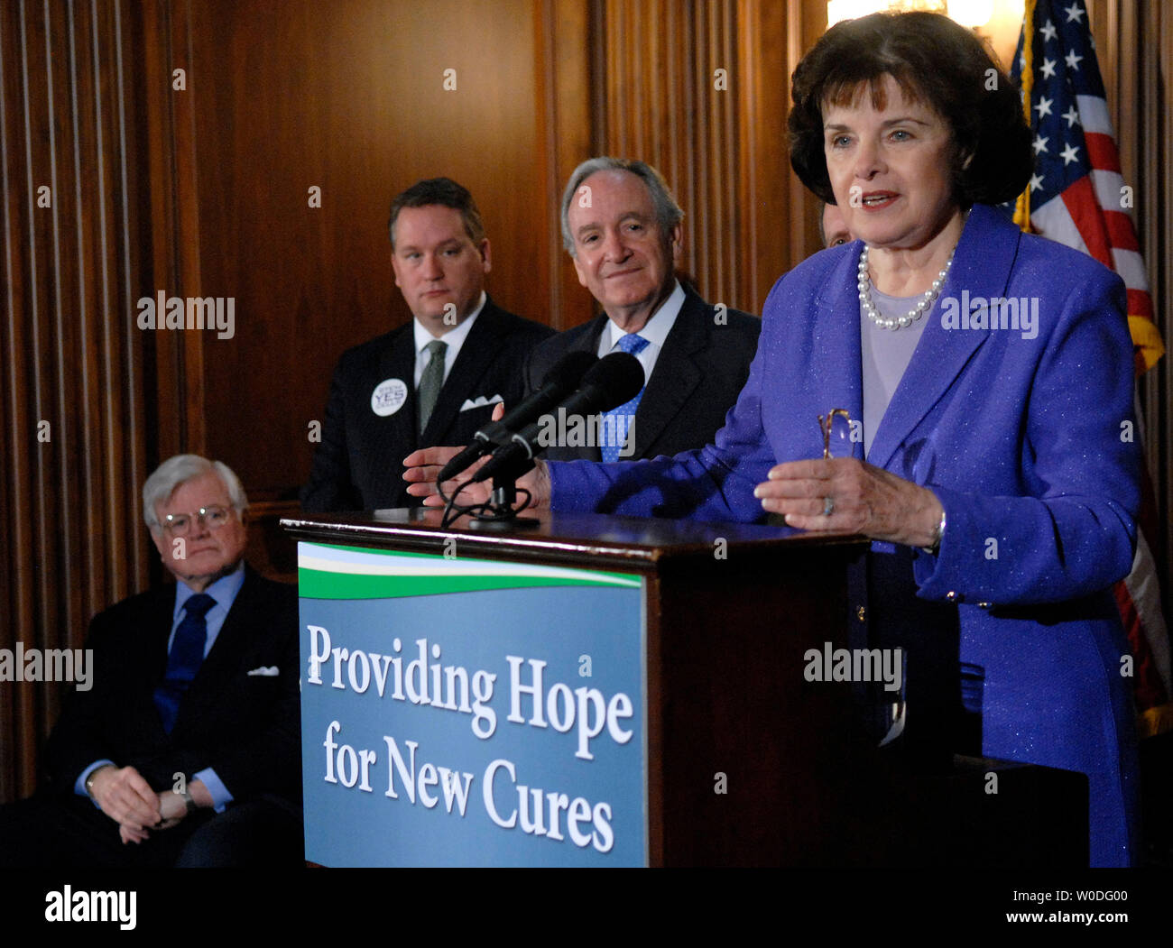 Sen. Dianne Feinstein (D-CA) (R) speaks on the upcoming Senate debate and vote on the Stem Cell Research Enhancement Act, at a press conference in Washington on April 10, 2007. The new legislation would allocate federal funding to stem cell research from donated embryos and would keep the harvesting off embryos illegal. Feinstein was joined by Sen. Tom Harkin (D-IA) (2nd-R), Sean Tipton President of the Coalition for the Advancement of Medical Research (2nd-L) and Sen. Edward Kennedy (D-MA) (L). (UPI Photo/Kevin Dietsch) Stock Photo