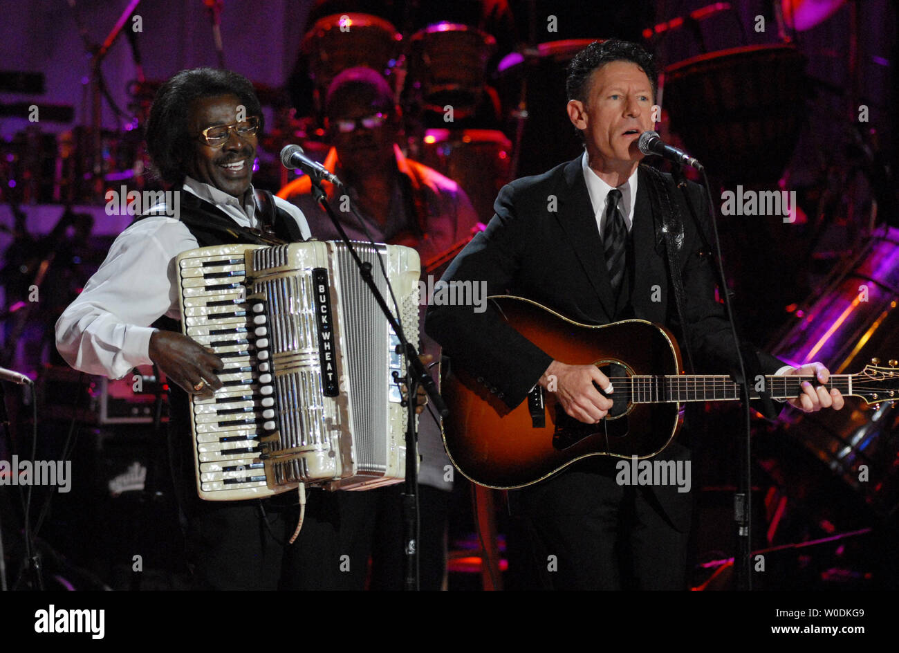 Lyle Lovett (R) performs with Buckwheat Zydeco during a concert celebrating  the music of Paul Simon, recipient of the first Library of Congress Gershwin Prize for Popular Song, at the Warner Theater in Washington on May 23, 2007.  (UPI Photo/Alexis C. Glenn) Stock Photo