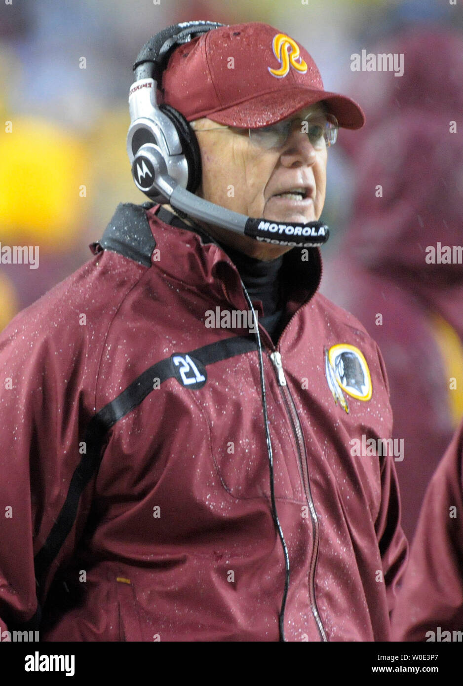 Washington Redskins head coach Joe Gibbs coaches his team against the Dallas Cowboys at FedEx Field in Landover, Maryland on December 30, 2007. (UPI Photo/Kevin Dietsch Stock Photo - Alamy Washington Redskins head coach Joe Gibbs coaches his team against the Dallas Cowboys at FedEx Field in Landover, Maryland on December 30, 2007. (UPI Photo/Kevin Dietsch Stock Photo - Alamy