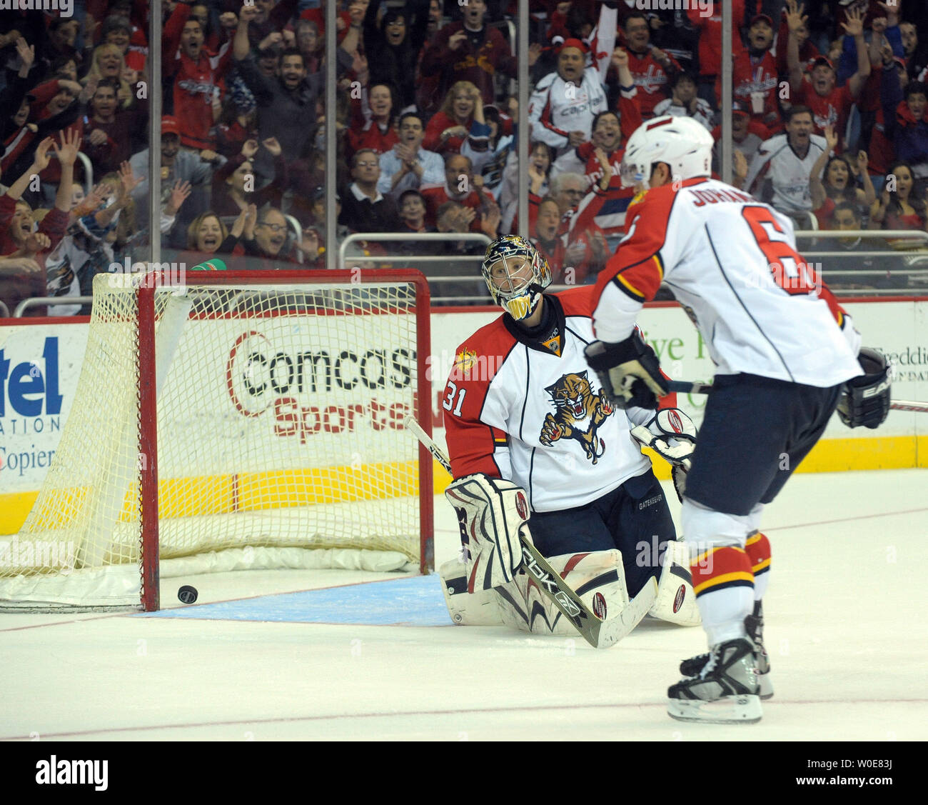 Florida Panthers goalie Craig Anderson makes a save against the Ottawa  Senators during the third period of an NHL hockey game Tuesday, March 31,  2009, in Sunrise, Fla. The Panthers won 5-2. (
