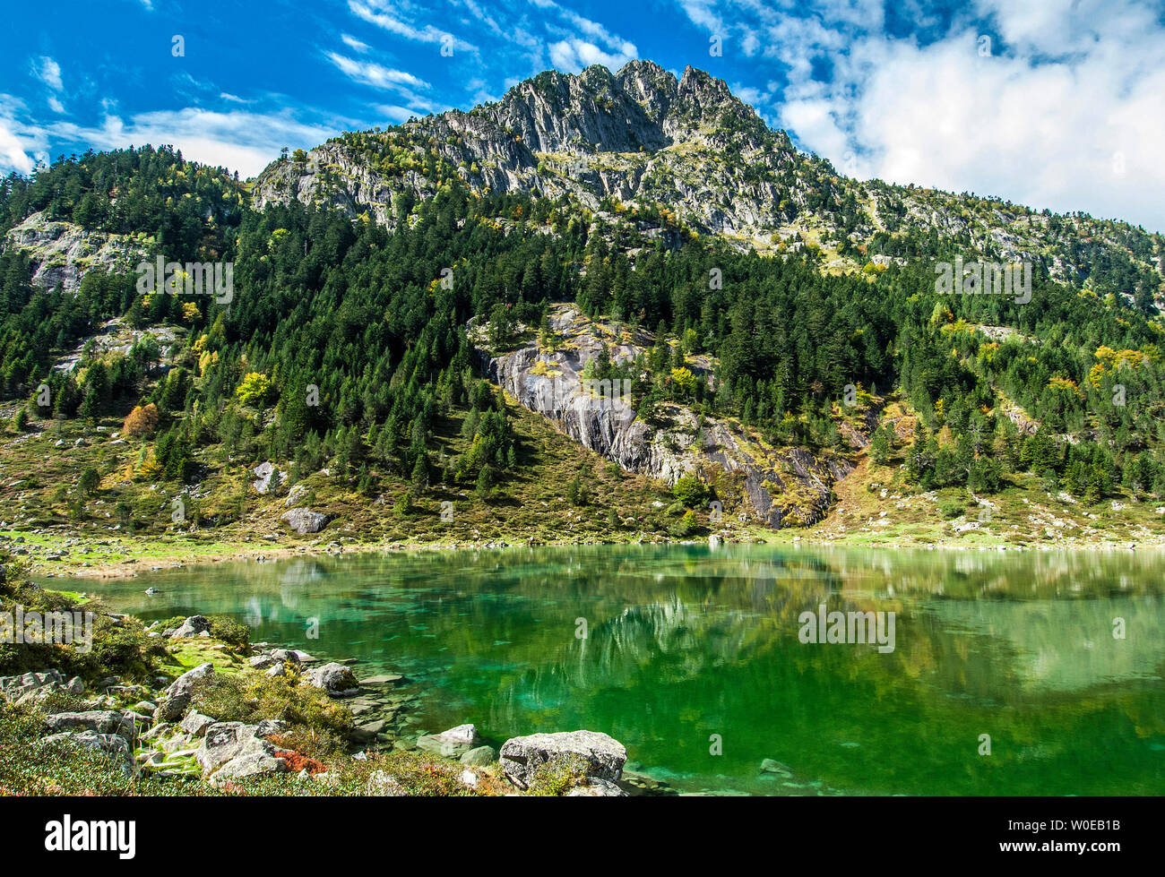 France, Pyrenees National Park, Val d'Azun, Lake Suyen (1535m) on the Arrens River. Stock Photo