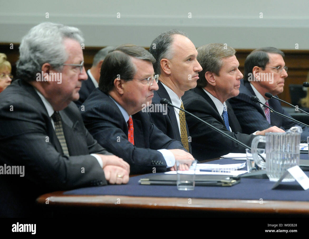 From left to right, John Hofmeister, president of Shell Oil Company, Peter Robertson, vice chairman of the Chevron Corporation, John Lowe, executive vice president of ConocoPhillips, Robert Malone, chairman and president of BP America Inc. and Stephen Simon, senior vice president of the Exxon Mobil Corporation, testify before a House Judiciary Committee hearing on the rising price of oil in Washington on May 22, 2008. (UPI Photo/Kevin Dietsch) Stock Photo