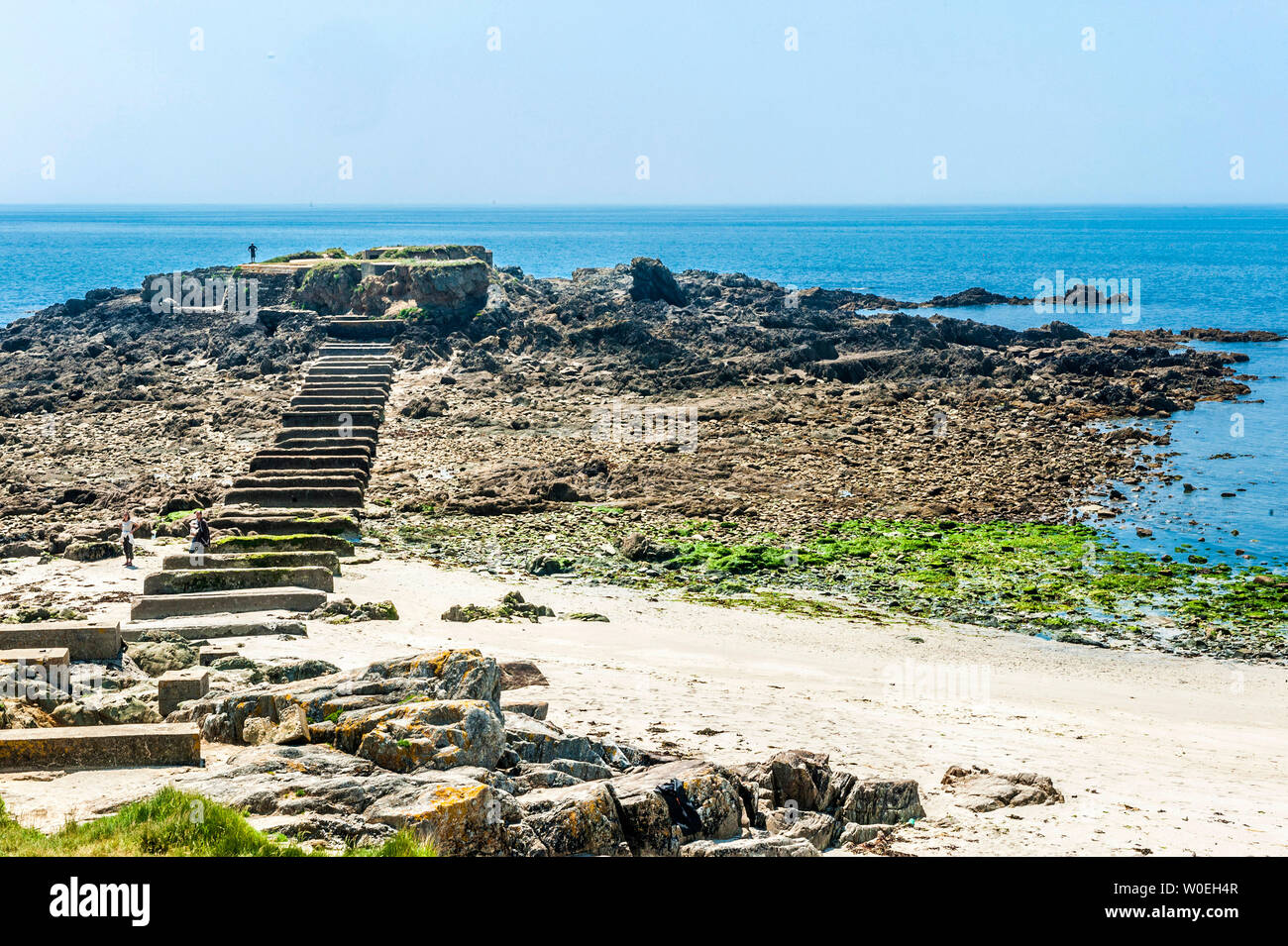 France, Brittany, Finistère, Kerfany les Pins, ruins of a fort on the  Trénez beach Stock Photo - Alamy