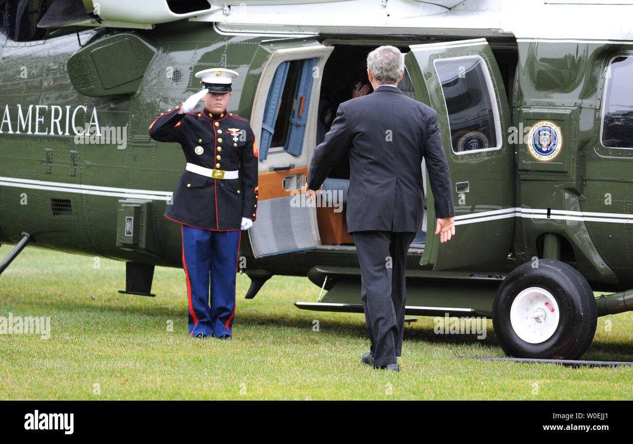 President bush marine one hi-res stock photography and images - Alamy