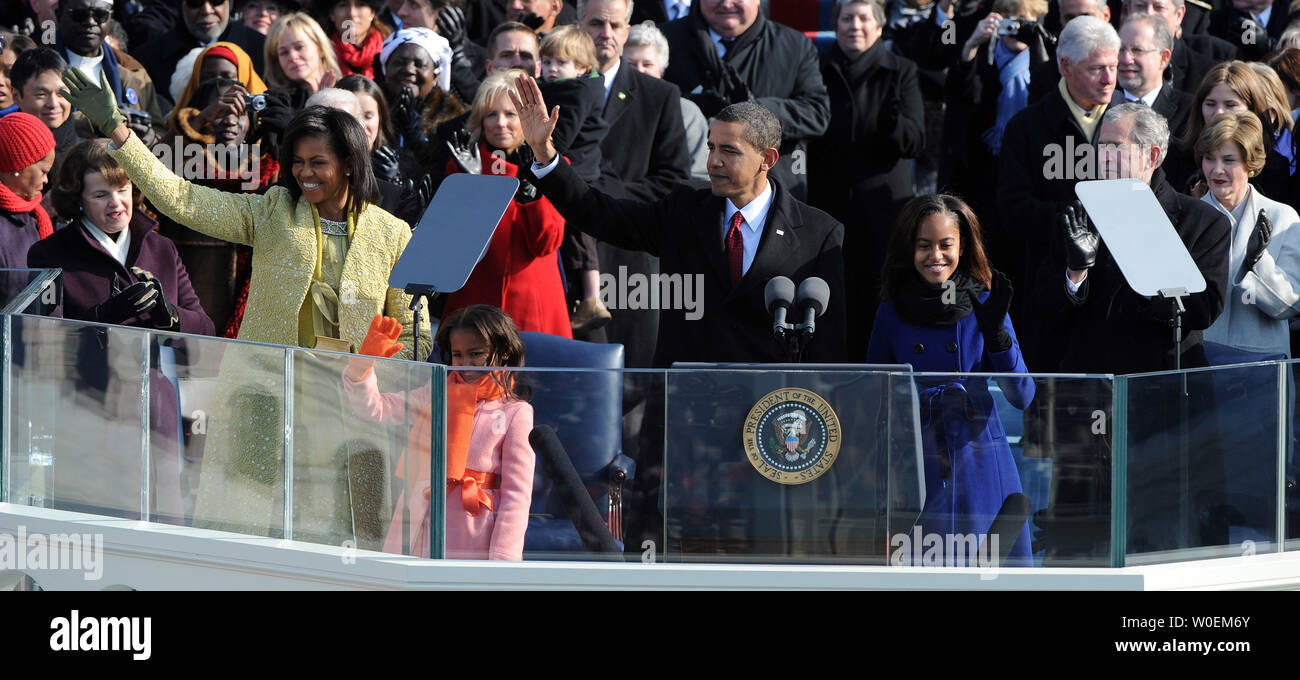 President Barack Obama and family wave to the crowd after he delivered his Inaugural address after being sworn as the 44th President of the United States on the west steps of the Capitol on January 20, 2009.    (UPI Photo/Pat Benic) Stock Photo