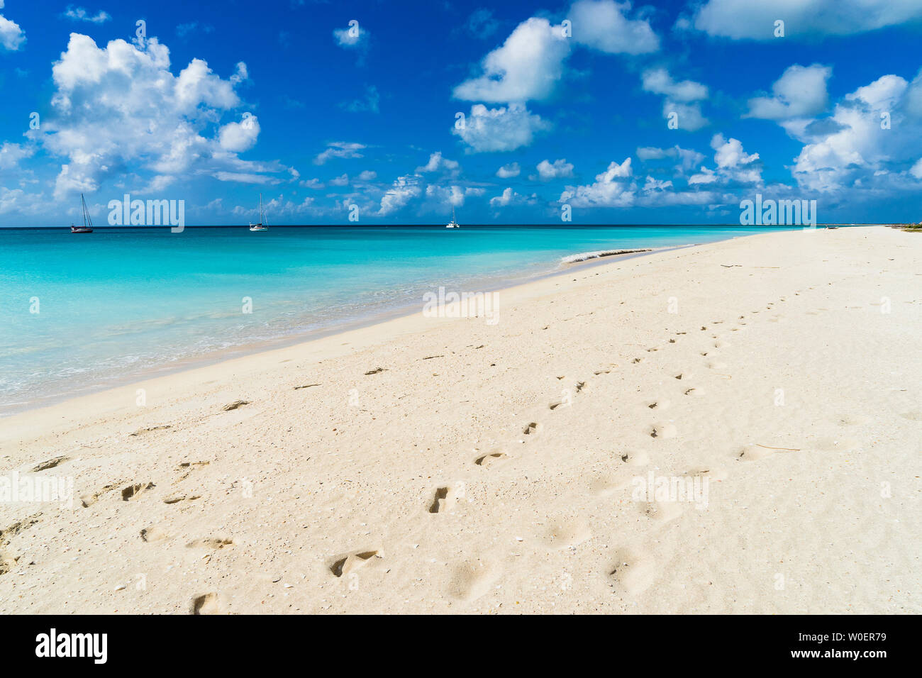 On leeward, the deserted beach extends for around 17 miles, and it is the longest beach of Caribbean islands, Barbuda, Antigua and Barbuda, West Indies Stock Photo