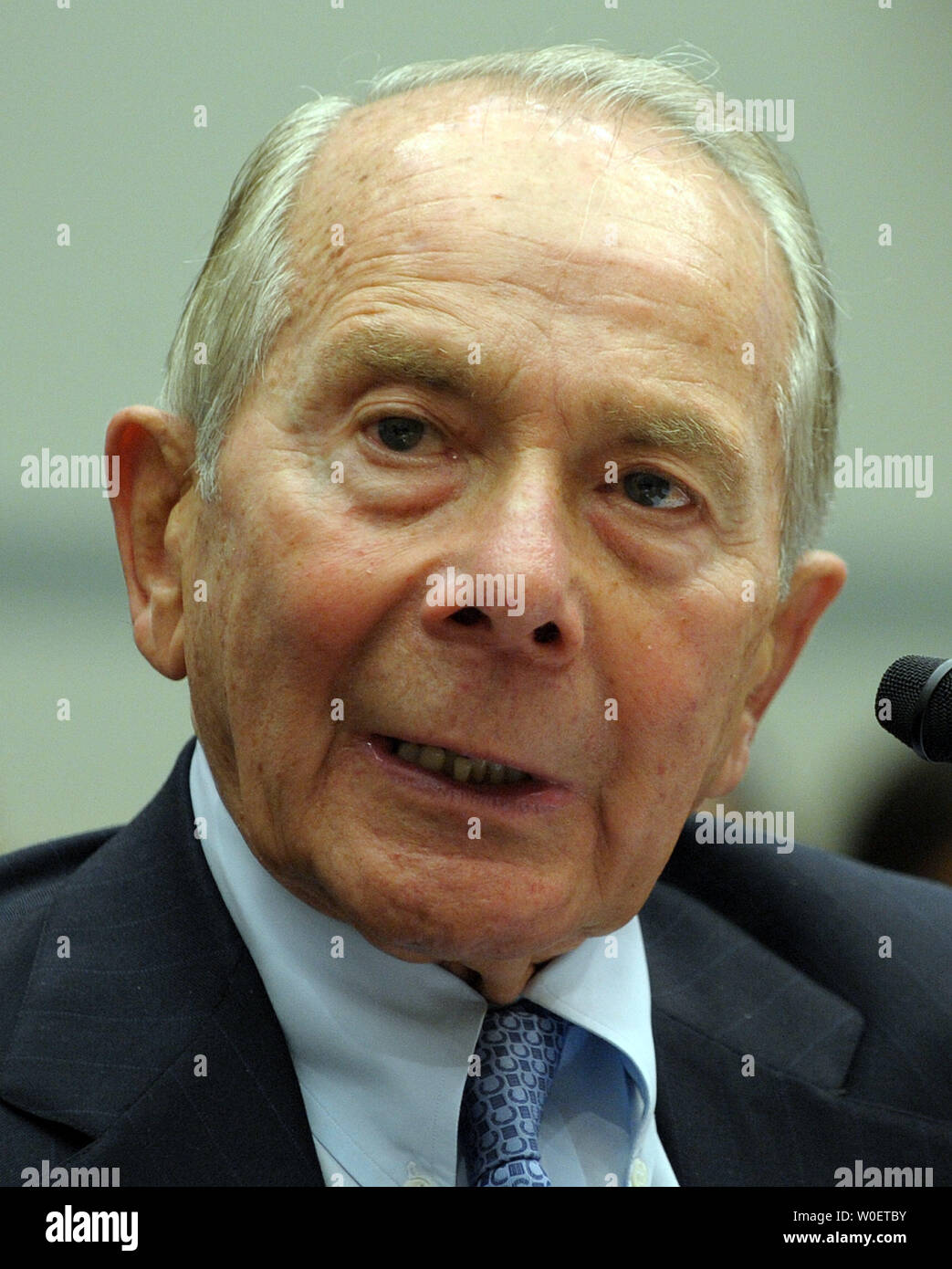 Maurice greenberg hires stock photography and images Alamy