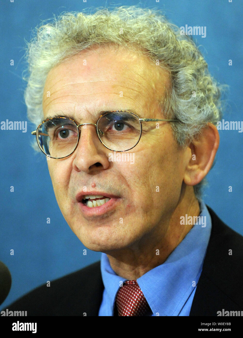 Michael jacobson executive director of the center for science in the