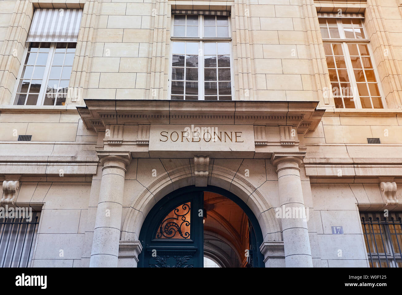 Paris high school hi-res stock photography and images - Alamy