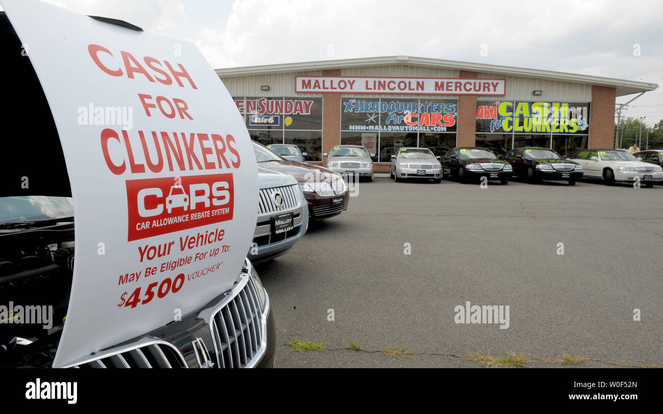 a-sign-at-malloy-lincoln-mercury-advertises-the-cars-allowance-rebate