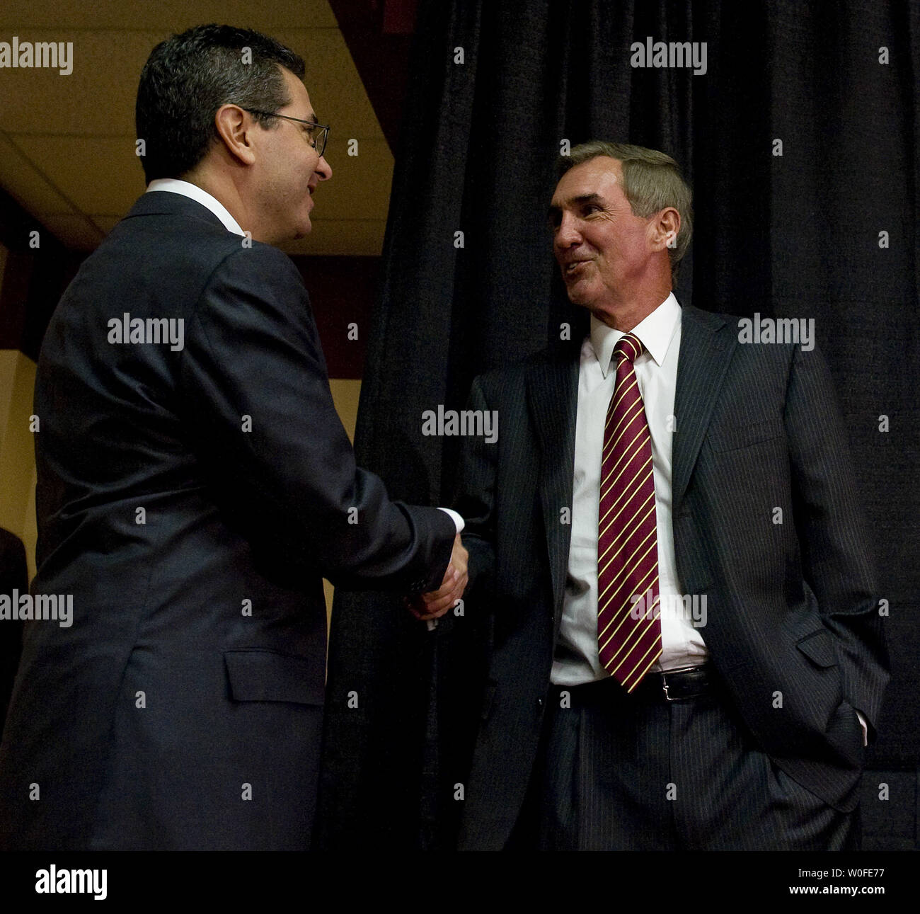 Daniel snyder hi-res stock photography and images - Alamy