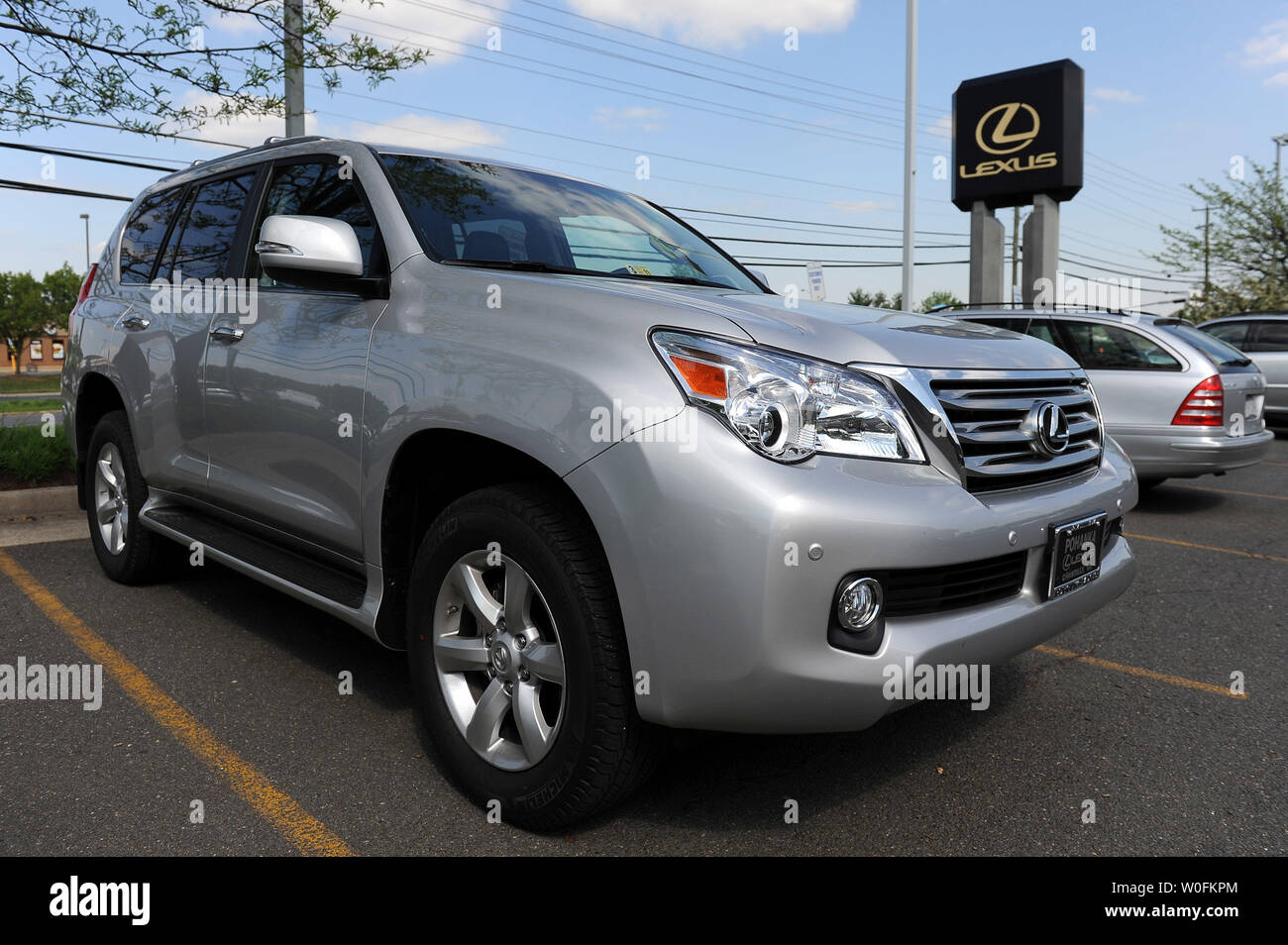 Suspended motor hires stock photography and images Alamy