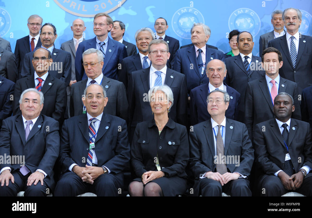 Members of International Monetary and Financial Committee (IMFC) gather for  a group photo during the International Monetary Fund (IMF) and World Bank  Spring Meetings in Washington on April 24, 2010. Seated (front