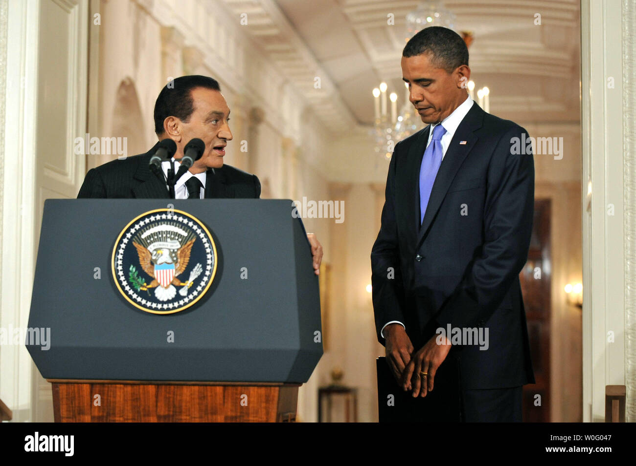 President Hosni Mubarak of Egypt (L) delivers remarks alongside U.S. President Barack Obama following their meeting at the White House in Washington on September 1, 2010. Tomorrow begins the first direct peace talks between Israel and the Palestinian Authority in two years. UPI/Kevin Dietsch Stock Photo